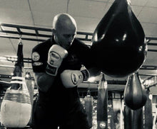 Load image into Gallery viewer, Get Fighting Fit 10 Round Bag Workout